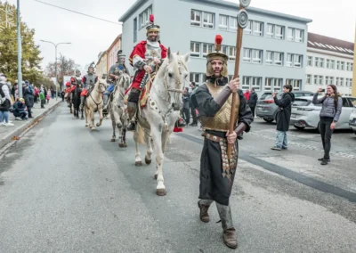 svatomartinský průvod v Blansku — průvod ulicí, fotograf akcí | Jana H Foto