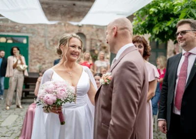 Nevěsta a ženich při obřadu | Jana H Foto