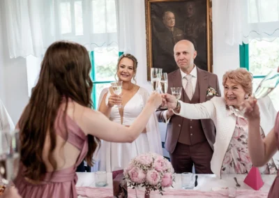 Přípitek novomanželů | Jana H Foto