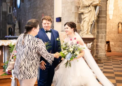 Svatba Vojty a Monči — obřad v bazilice svatého Prokopa, svatební fotografka | Jana H Foto