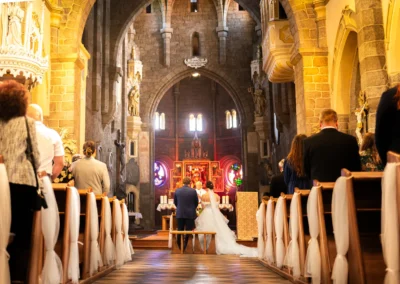 Svatba Vojty a Monči — obřad v bazilice svatého Prokopa, svatební fotografka | Jana H Foto