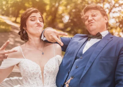 Novomanželé se smějí, svatební fotografka | Jana H Foto